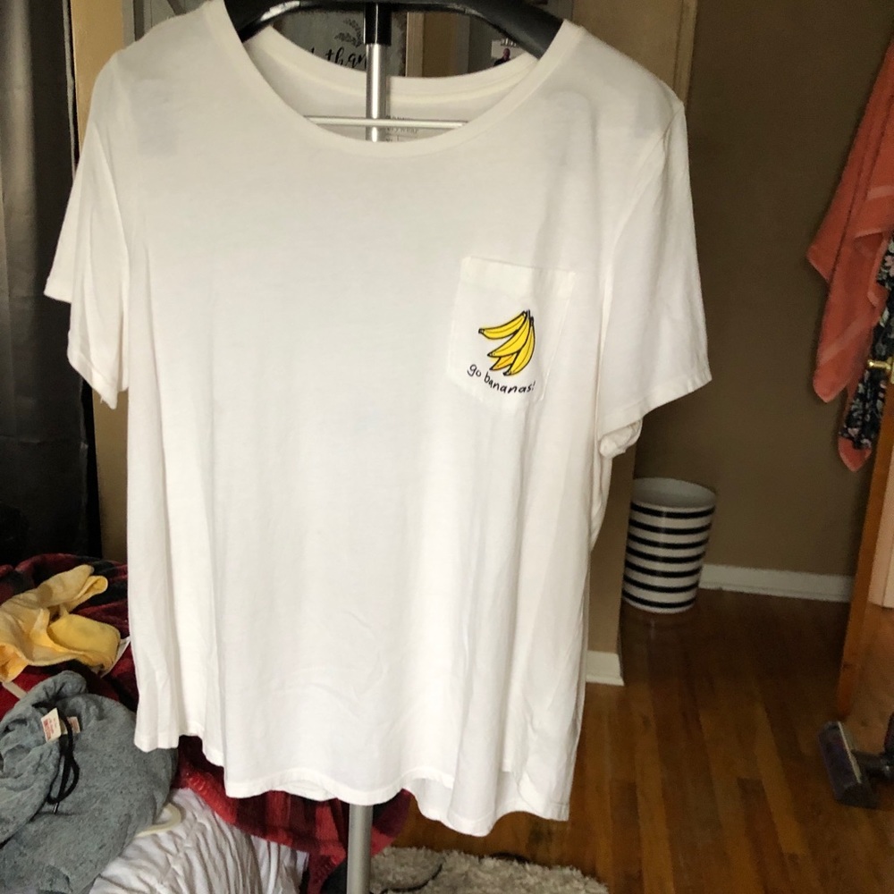 Size XL graphic tee